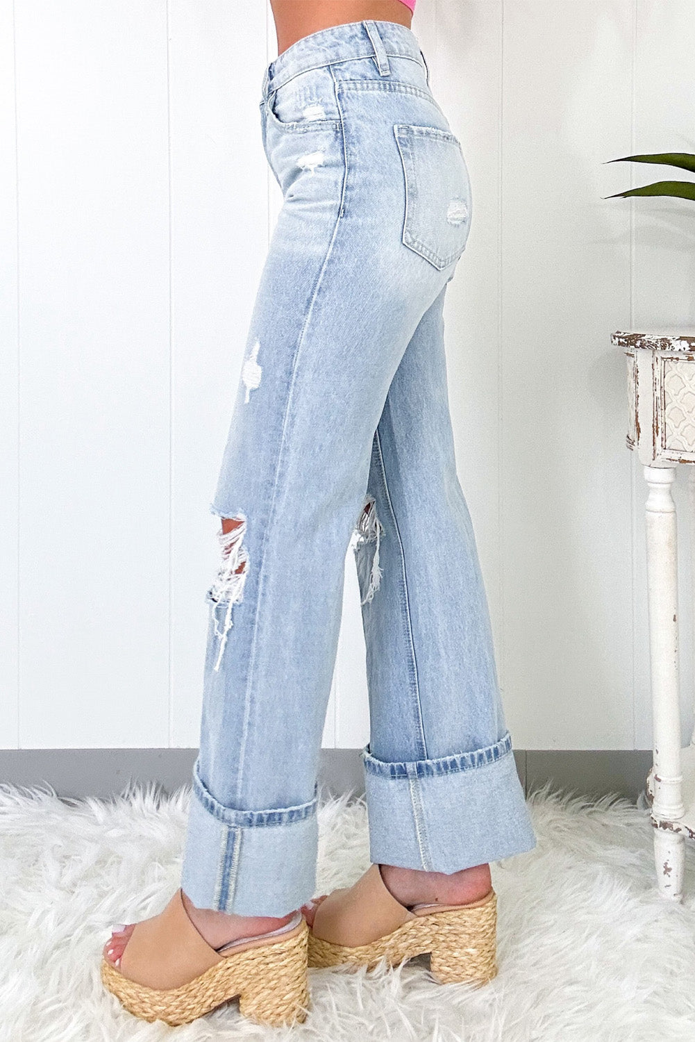 (Preoder 4.20)Light Wash Distressed Flare Jeans